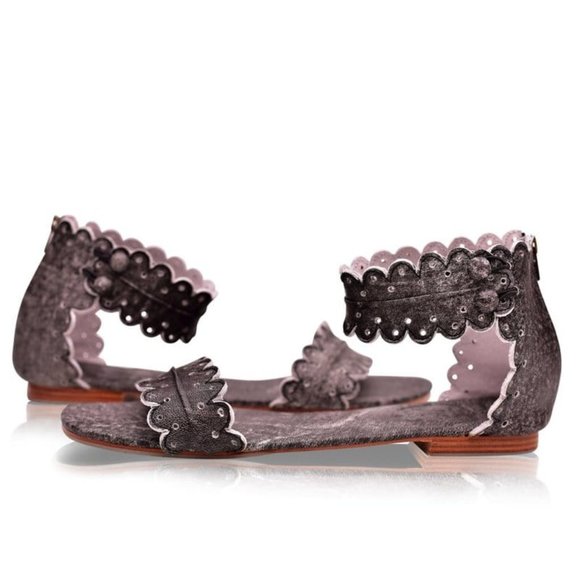 Elegant Gray Scalloped Women's Sandals - Picture 5 of 14